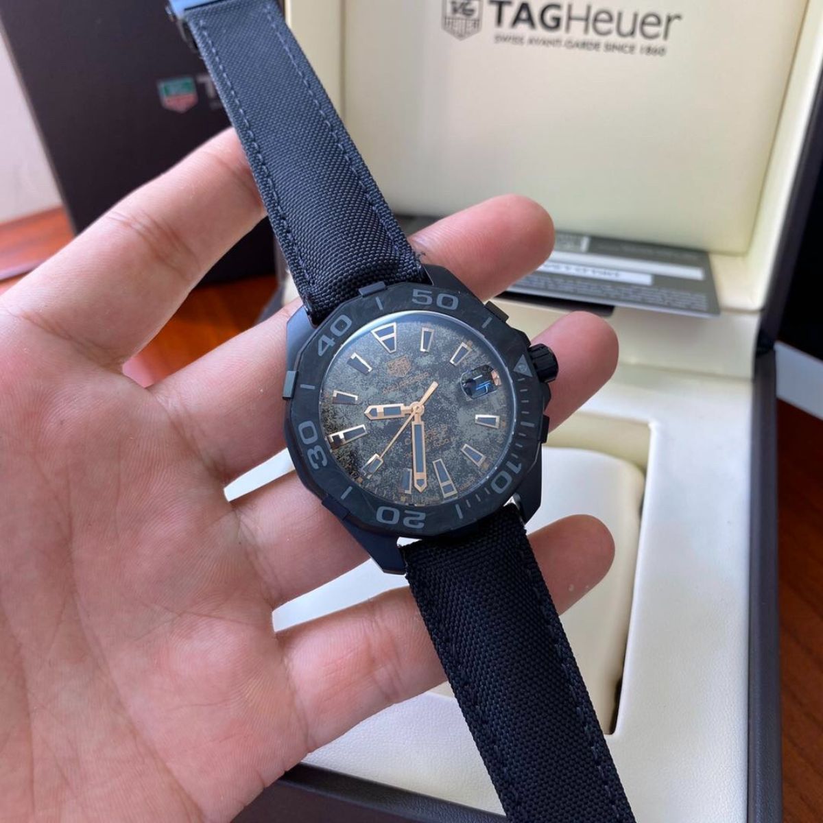 TAG Heuer Aquaracer Carbon Dial 300M Watch (Black & Yellow)