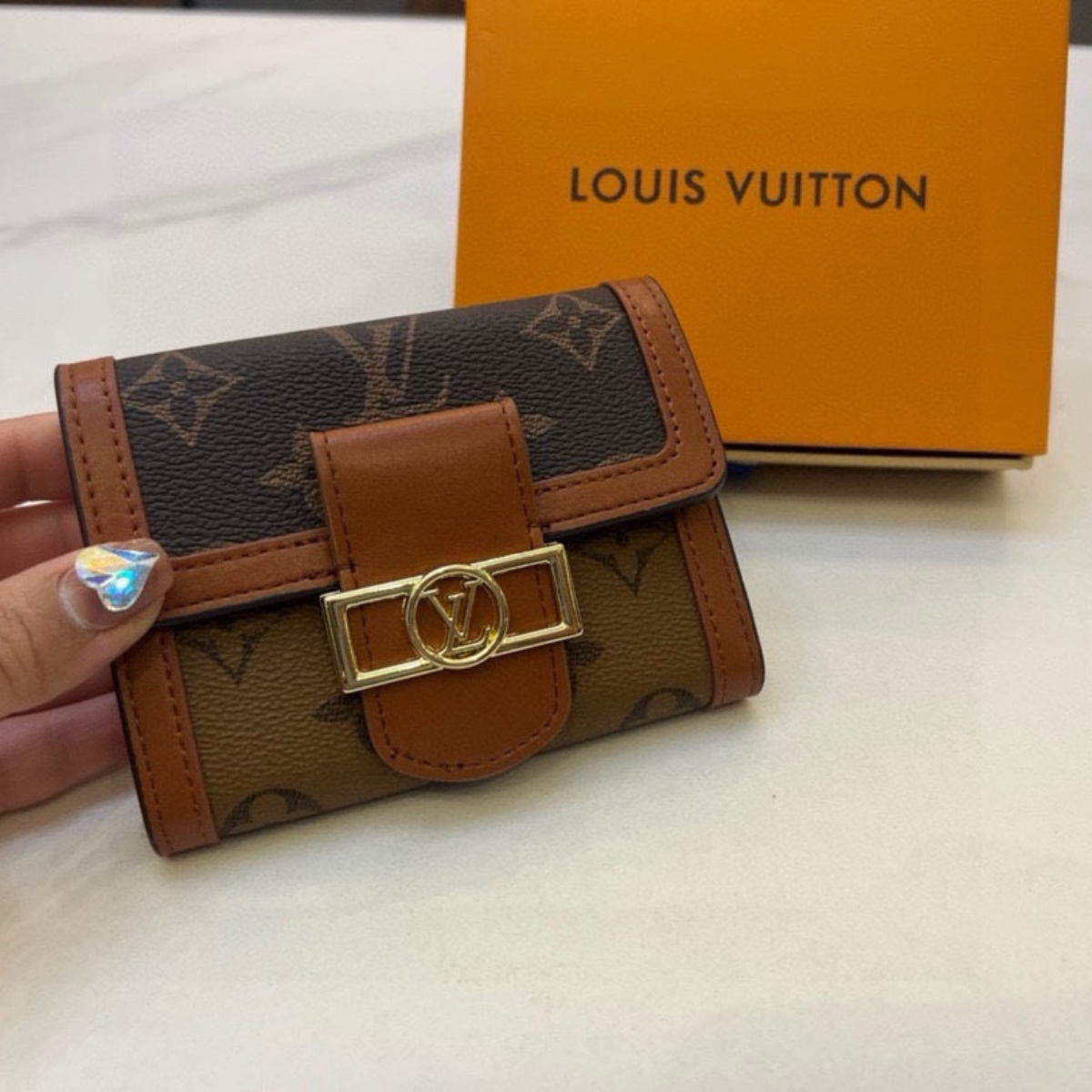 LV Daphne Short Wallet