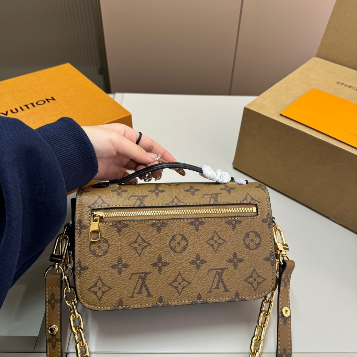 LV Classic Messenger Bag