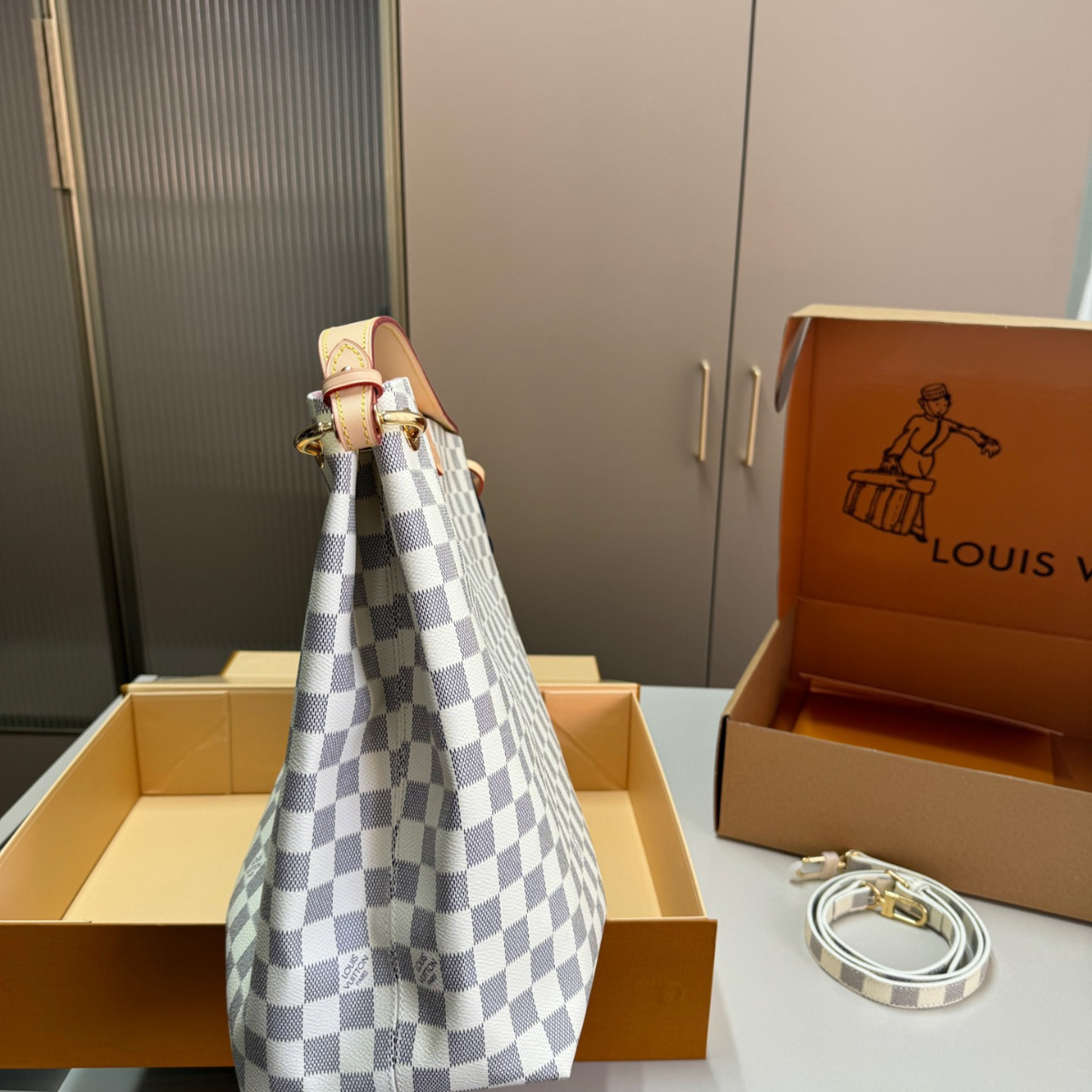 LV Graceful MM Monogram Tote
