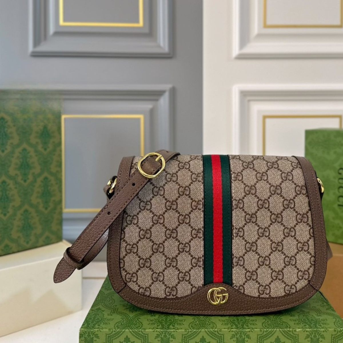 Gucci Classic Saddle Bag