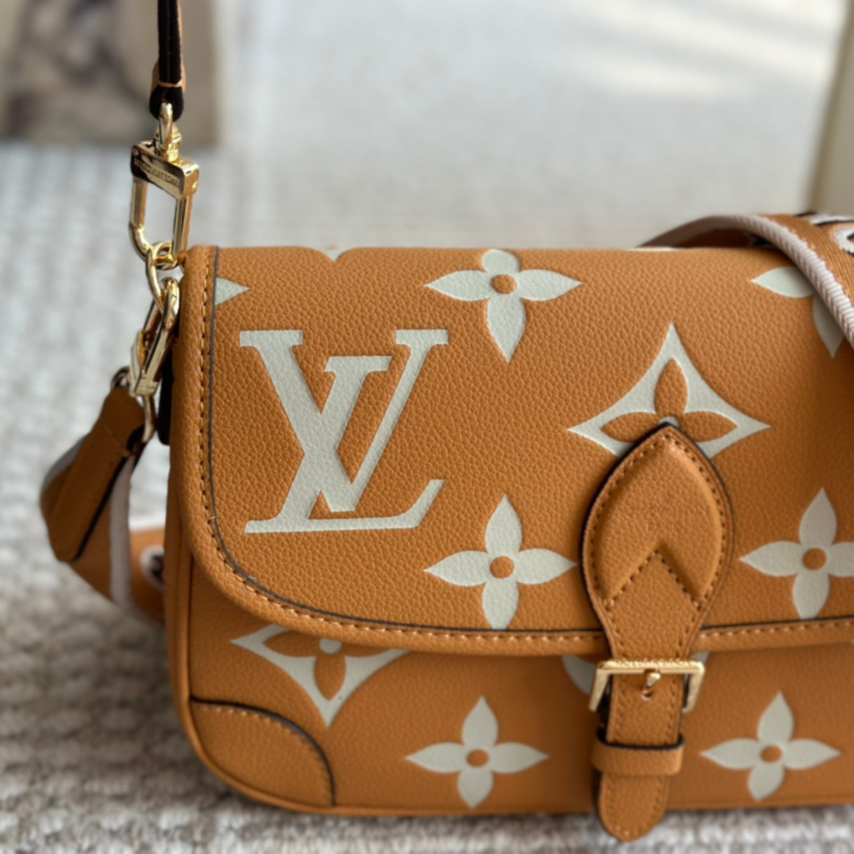 LV Diane Classic Baguette Wallet