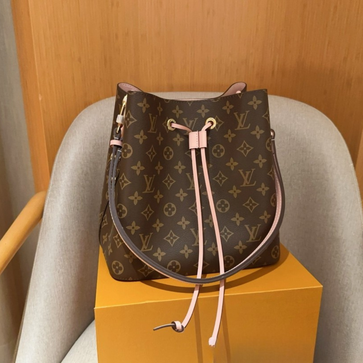LV Neonoe Bucket Bag