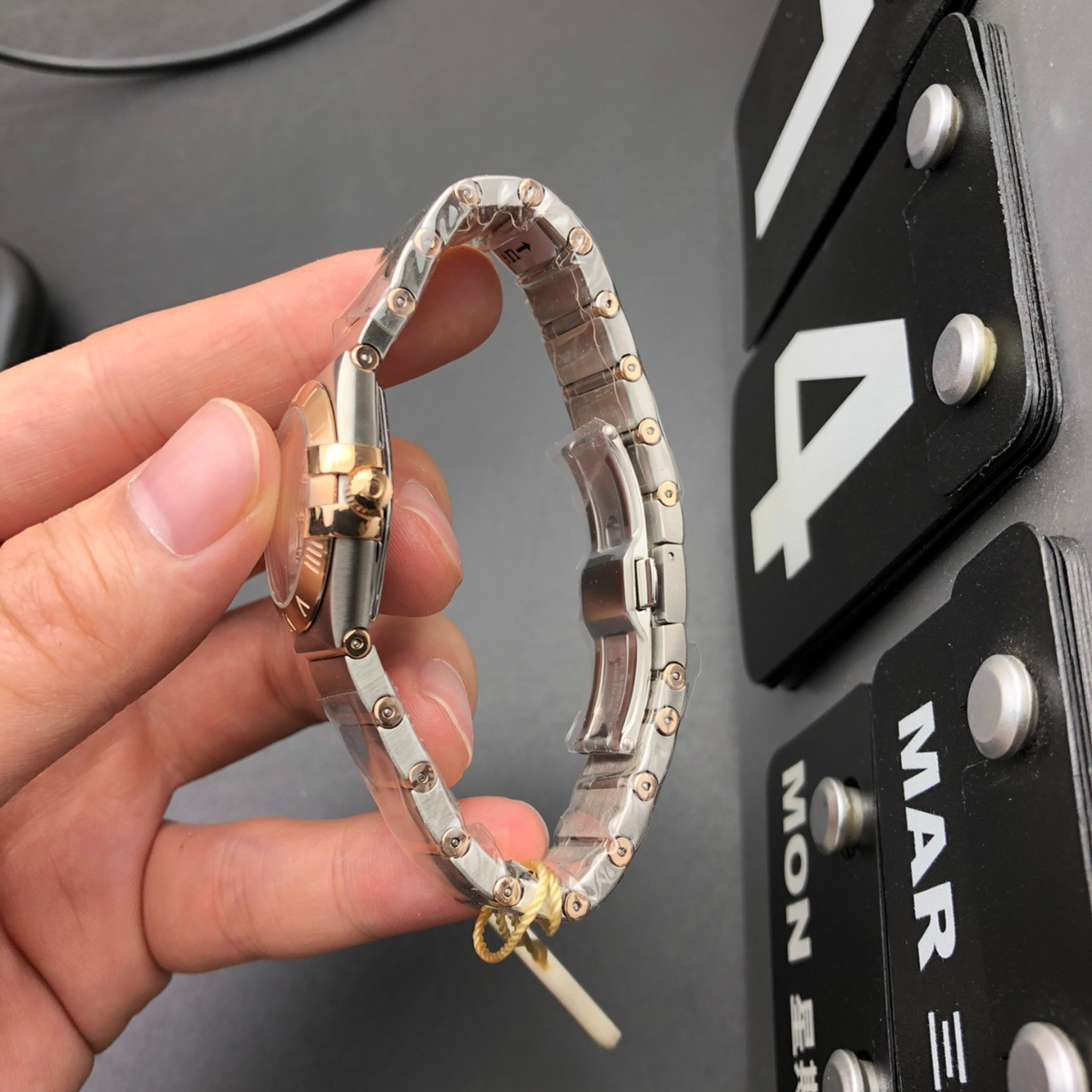 Omega Quartz Constellation Watch