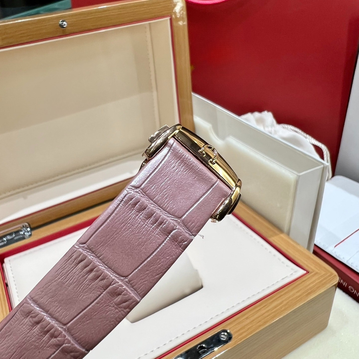 Omega Signature Diamond Mechanical Watch