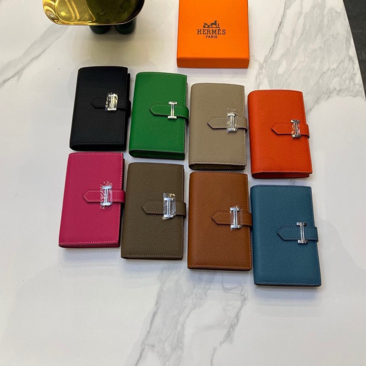 Hermès 6909 Bi-Fold Wallet Bag