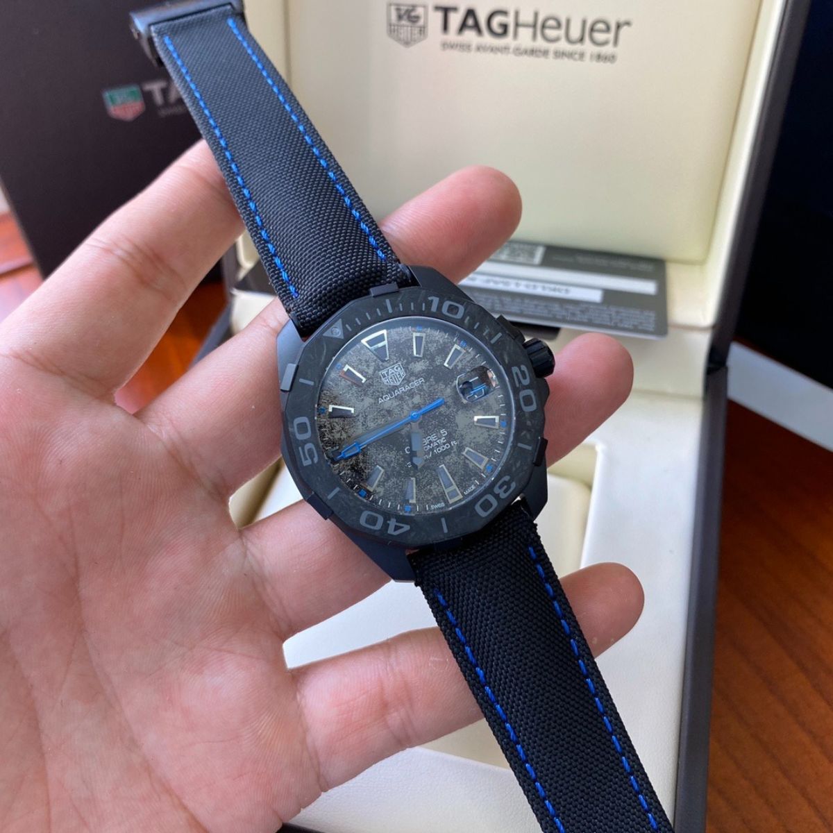 TAG Heuer Aquaracer Carbon Dial 300M Watch (Black & Yellow)