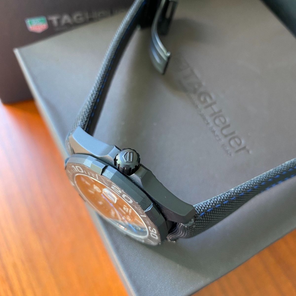 TAG Heuer Aquaracer Carbon Dial 300M Watch (Black & Yellow)