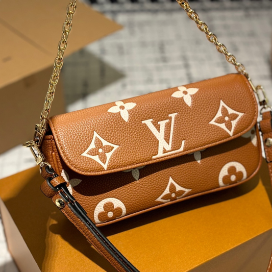 LV Ivy Wallet Chain Bag