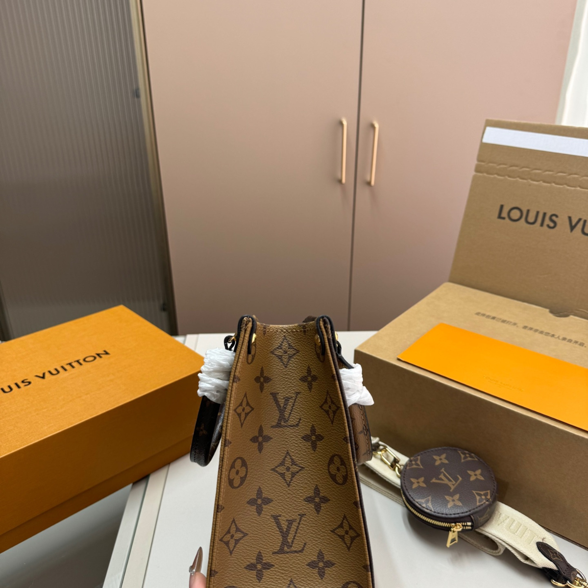 LV Onthego Jungle Tote