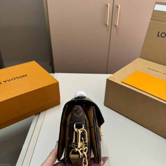 LV Classic Messenger Bag