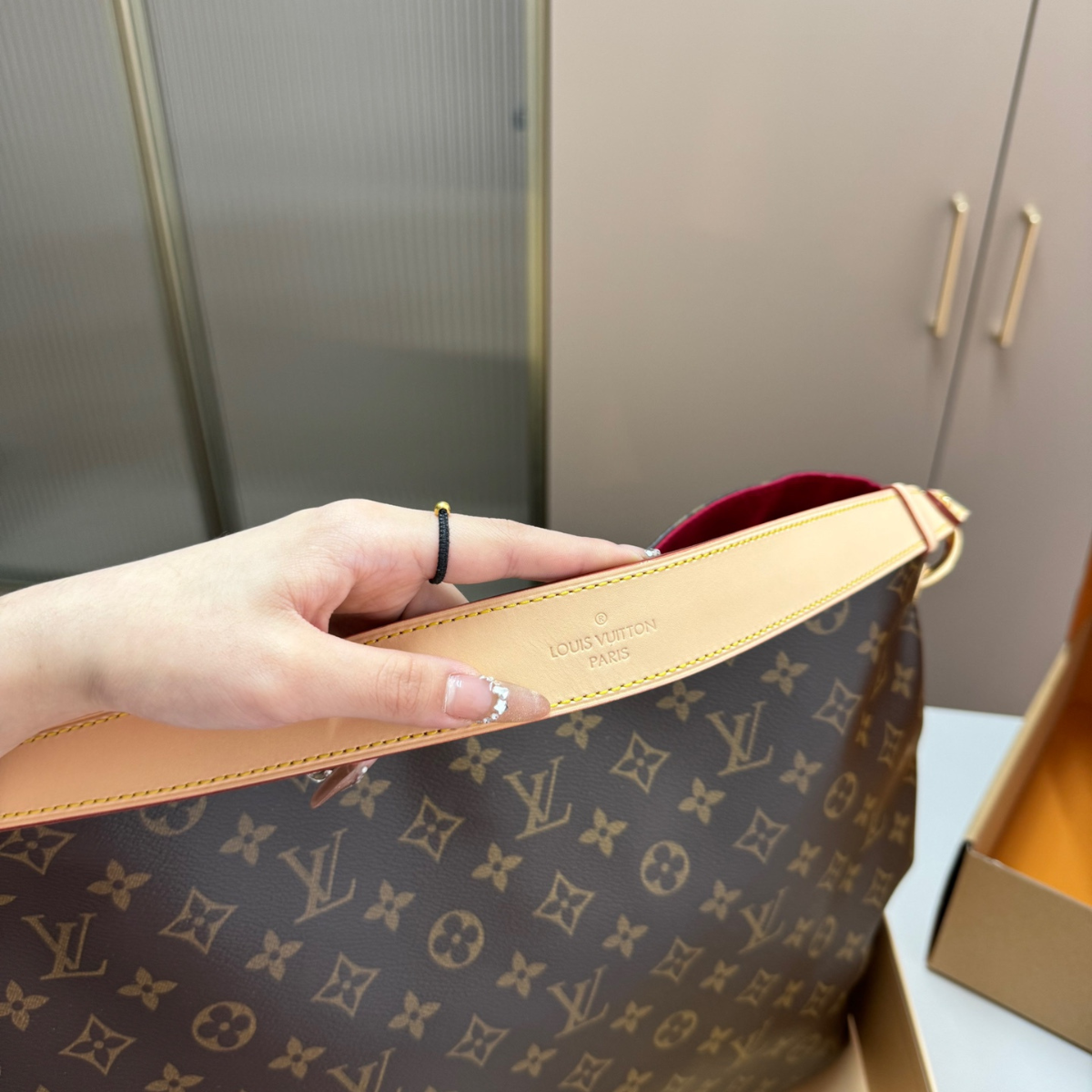 LV Graceful MM Shoulder Tote