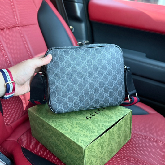 Gucci GG Supreme Shoulder Bag