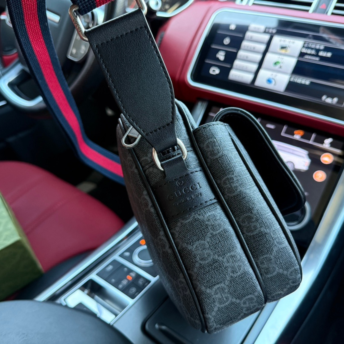 Gucci GG Supreme Shoulder Bag
