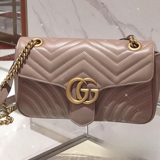 Gucci Elegant Quilted Shoulder Bag