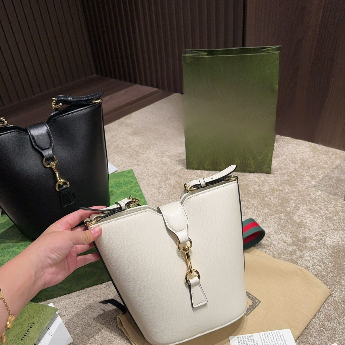 Gucci Mini Bucket Shoulder Bag