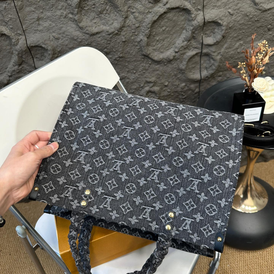 LV Onthego Jungle Bag