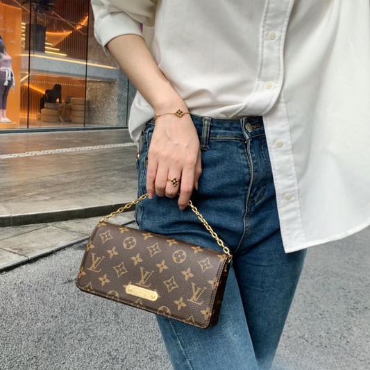 LV WOC Chain Wallet Bag