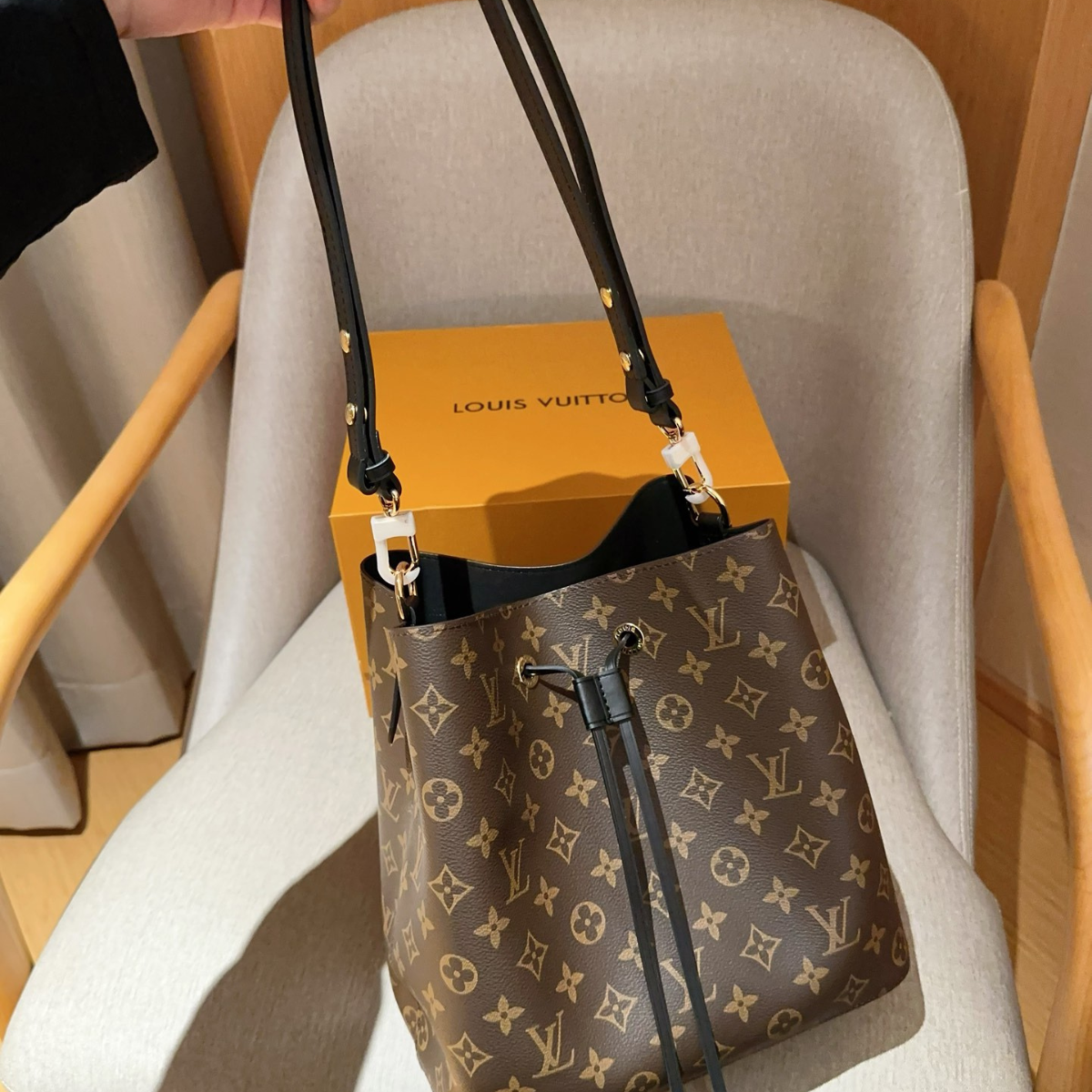 LV Neonoe Bucket Bag