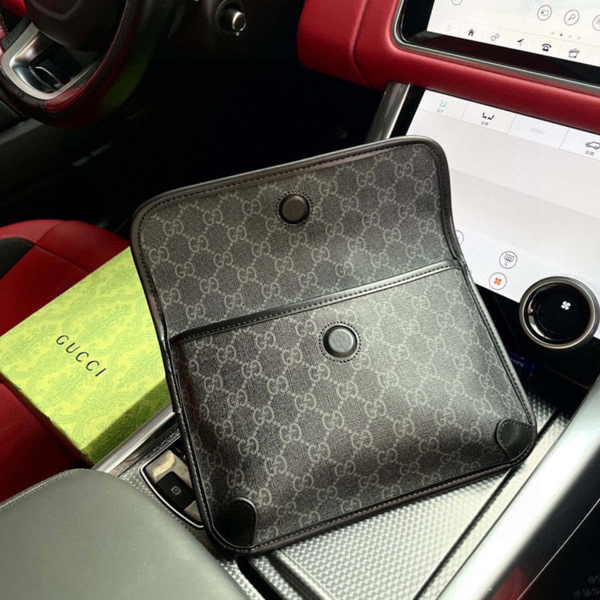 GUCCI Supreme Waist Bag