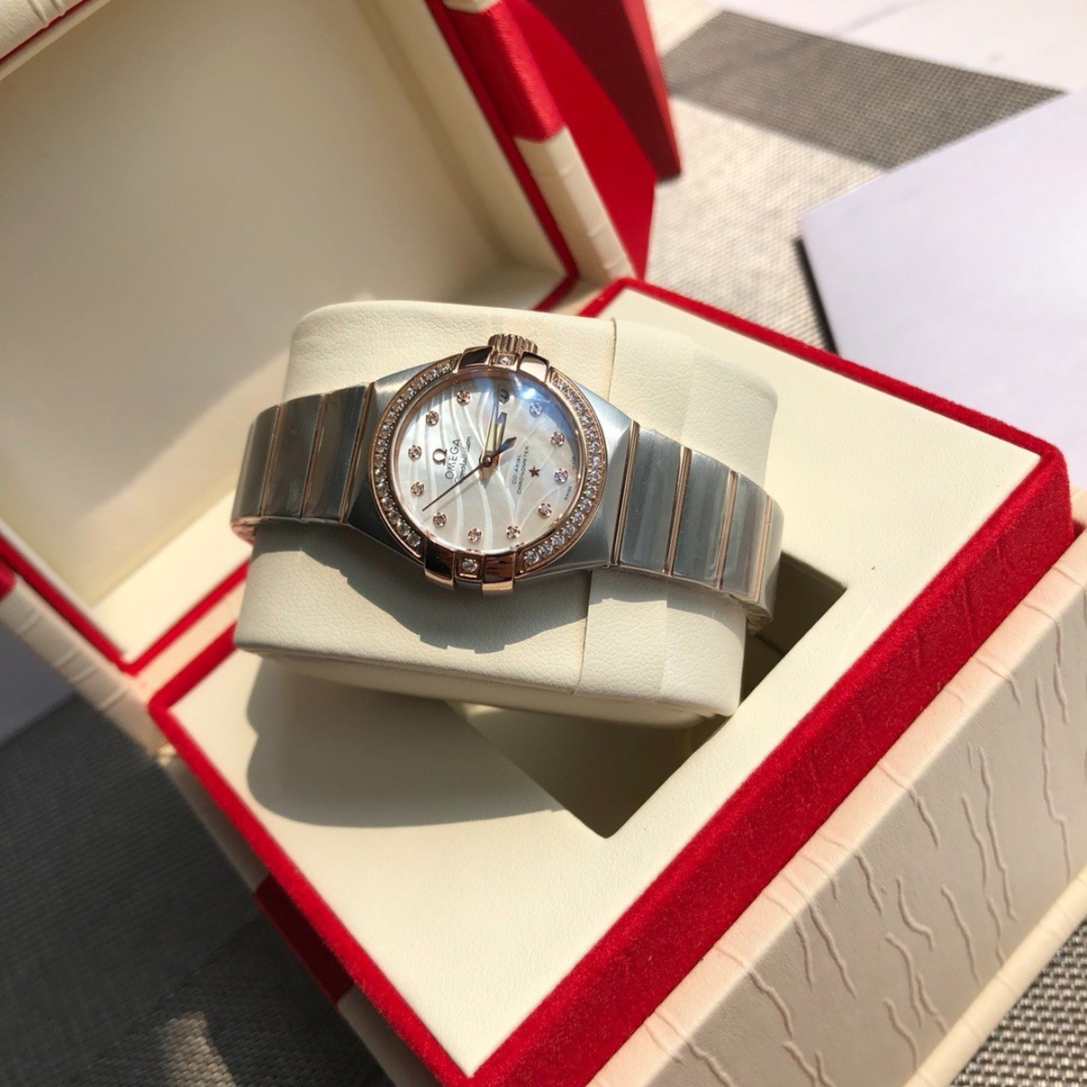 Omega Ladies Automatic Diamond 27mm Watch