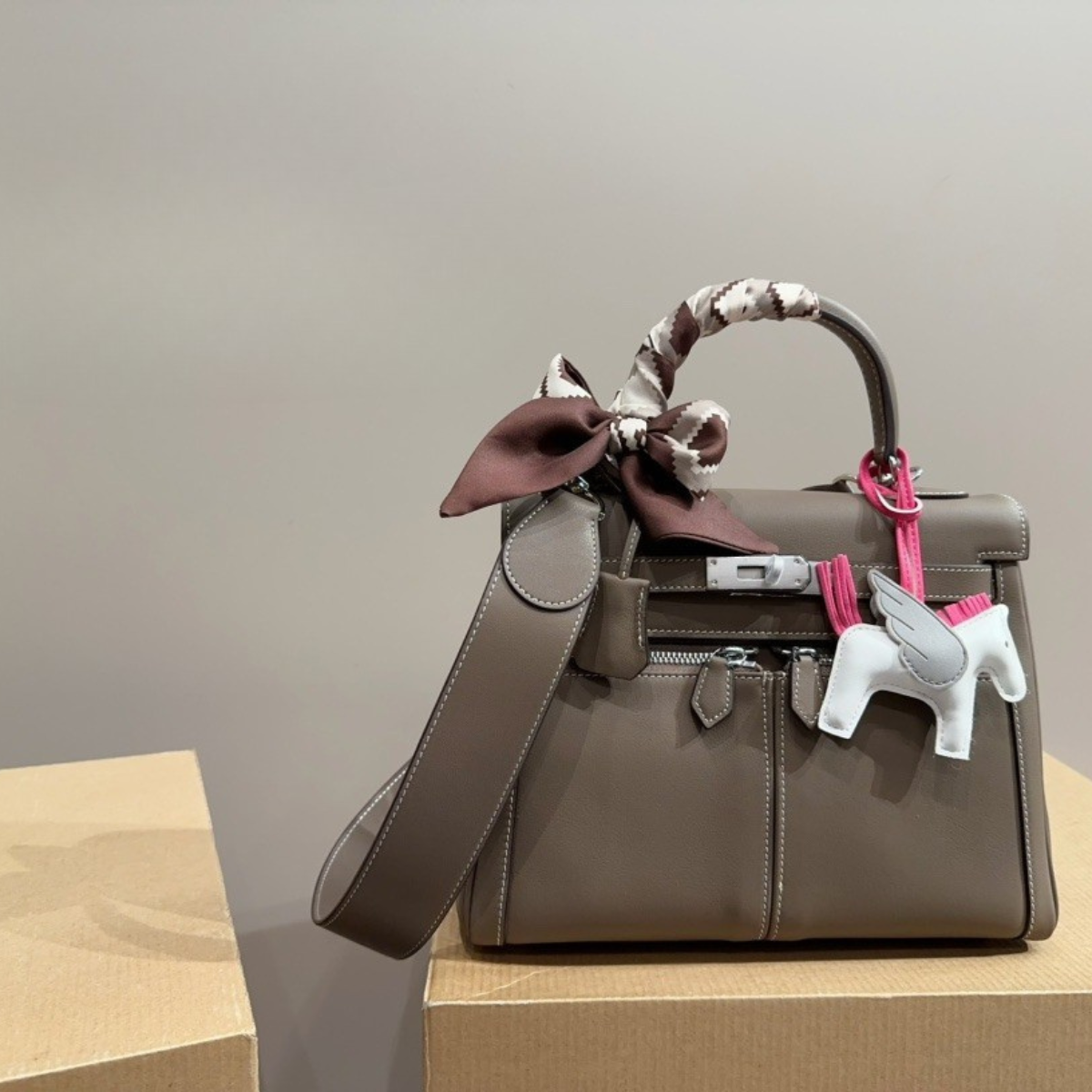 Hermès Classic Kelly Lakis Bag