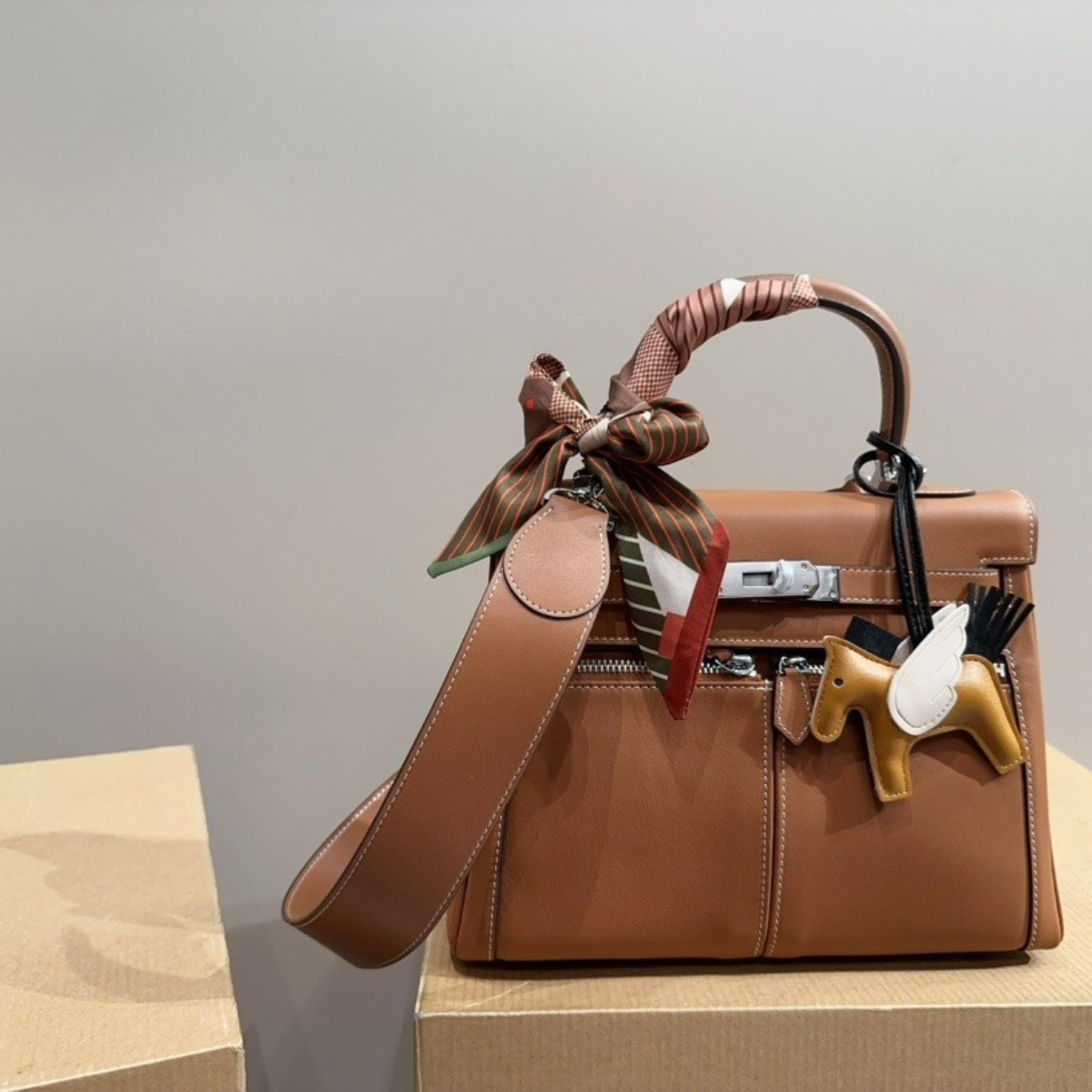 Hermès Classic Kelly Lakis Bag