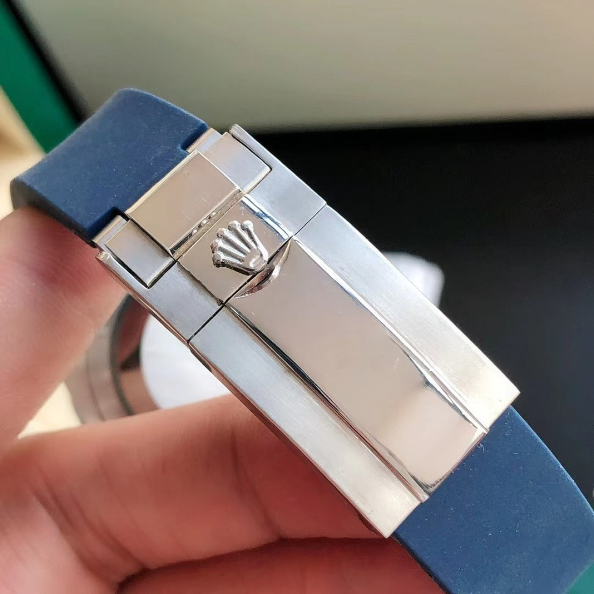 Rolex New Submariner Elite watch