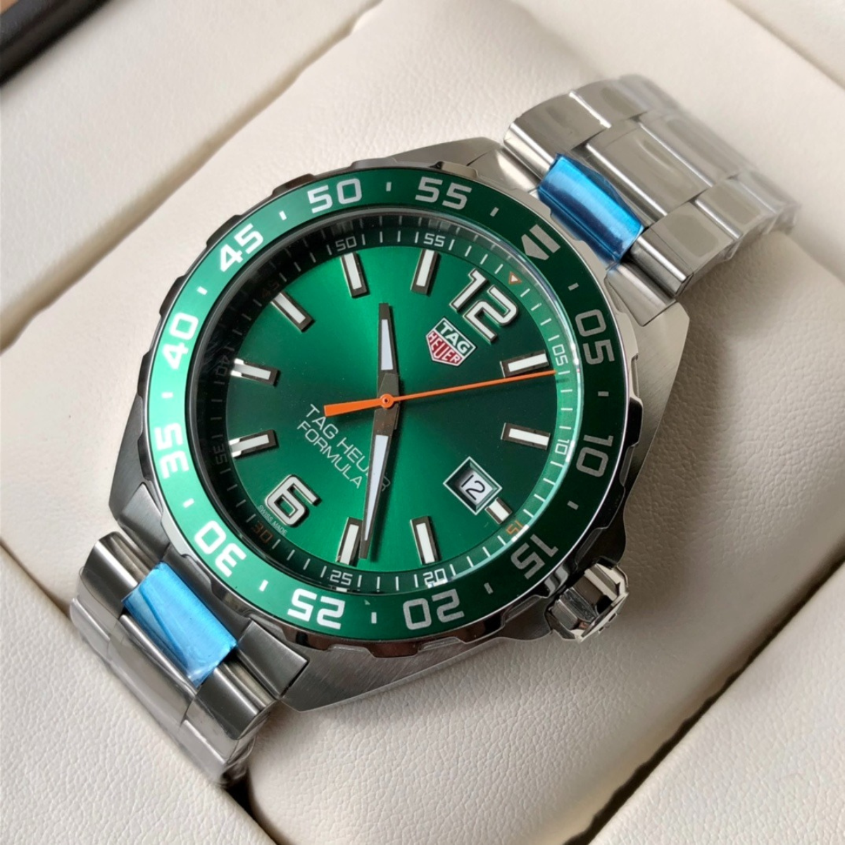 TAG Heuer Aquaracer Green Dial 300M Watch