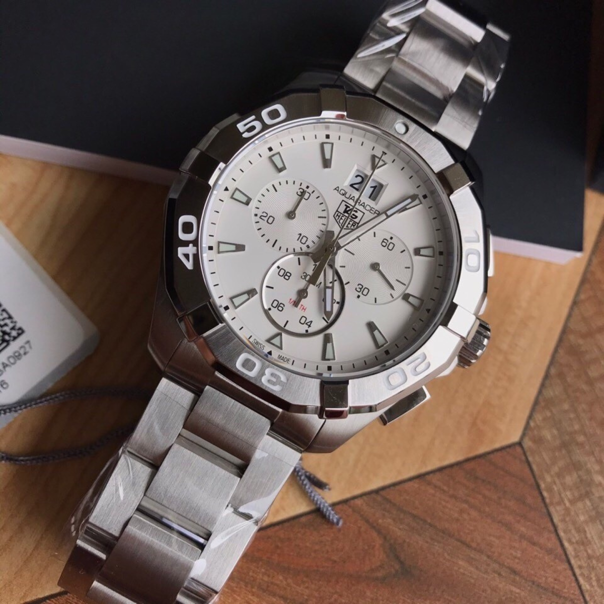 Tag Heuer Aquaracer Chronograph Watch – White Dial