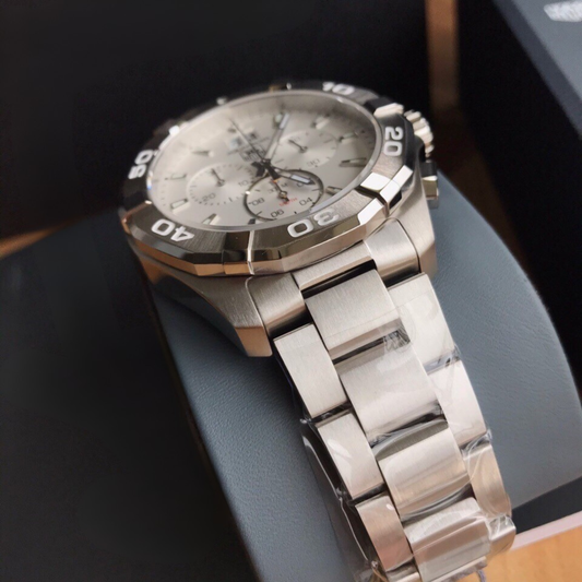 Tag Heuer Aquaracer Chronograph Watch – White Dial