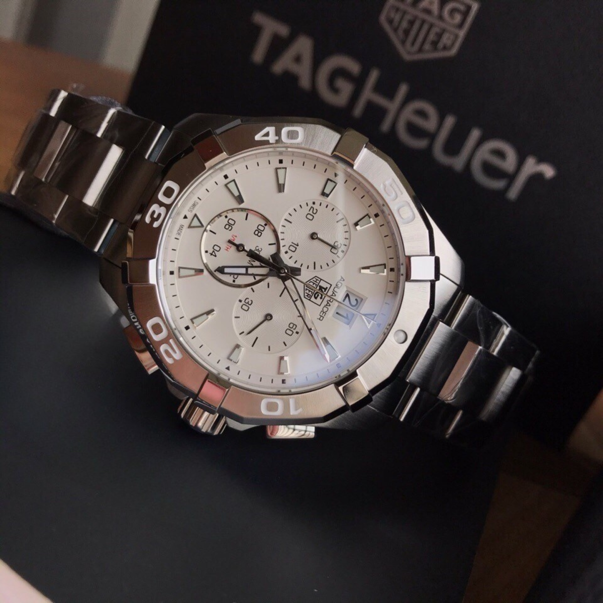 Tag Heuer Aquaracer Chronograph Watch – White Dial