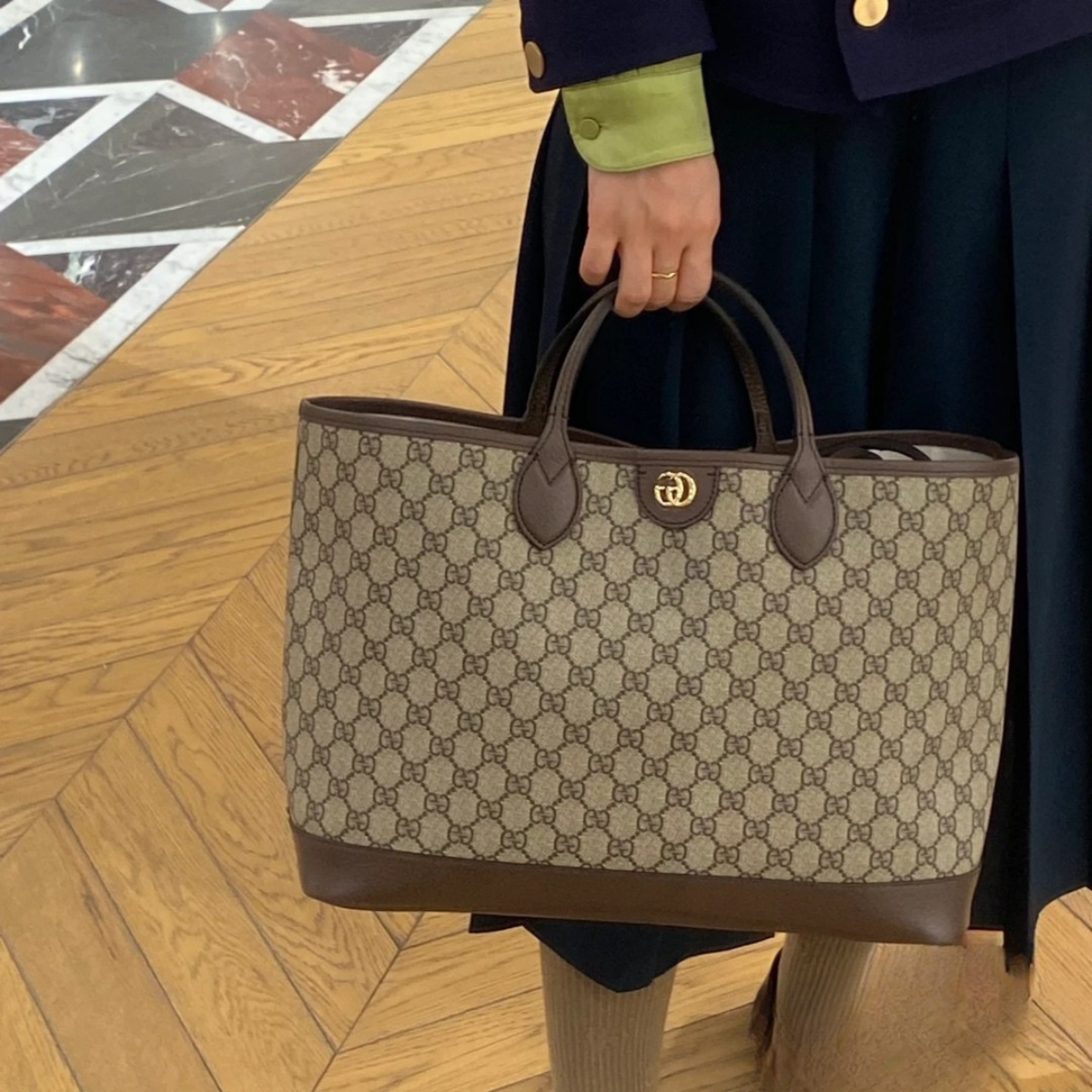 GUCCI Signature Tote Bag
