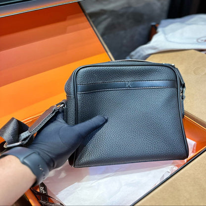 Hermès Leather & Knitted Strap Bag