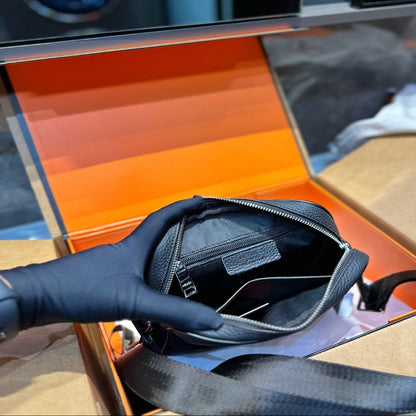 Hermès Leather & Knitted Strap Bag