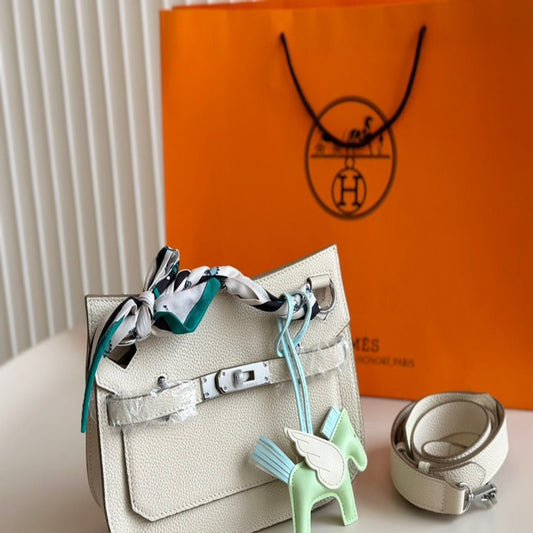 Hermès Classic Halzan 25 Bag