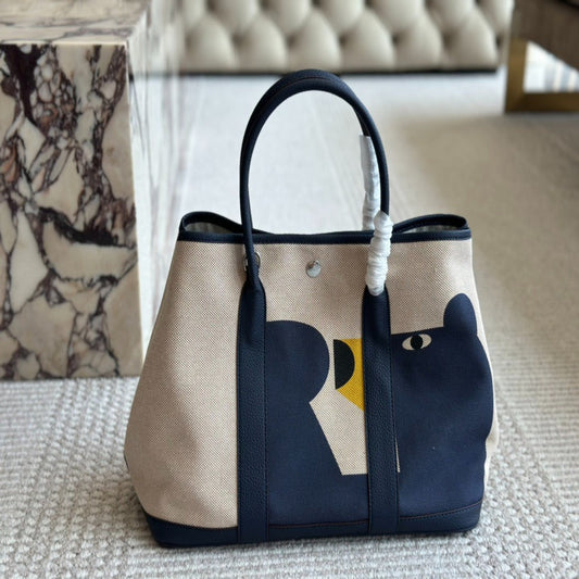 Versatile Hermès Garden Bag