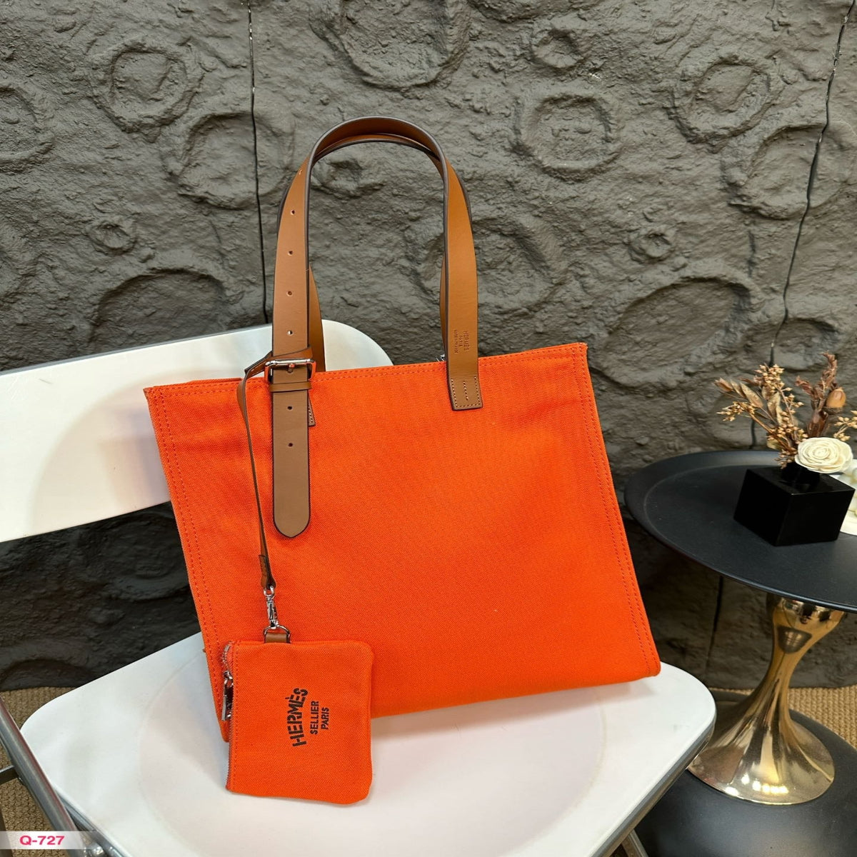 Hermès Stylish Canvas Bag