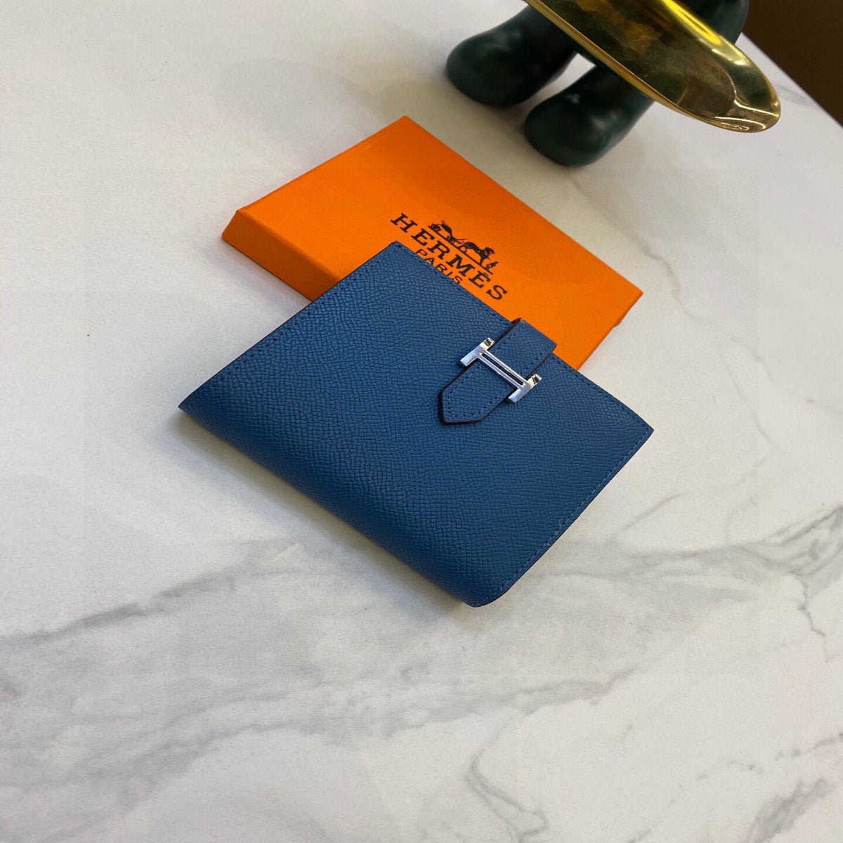 Hermès 6909 Bi-Fold Wallet Bag