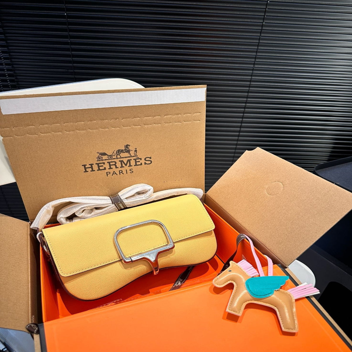 Hermès Luxury "Butt Bag